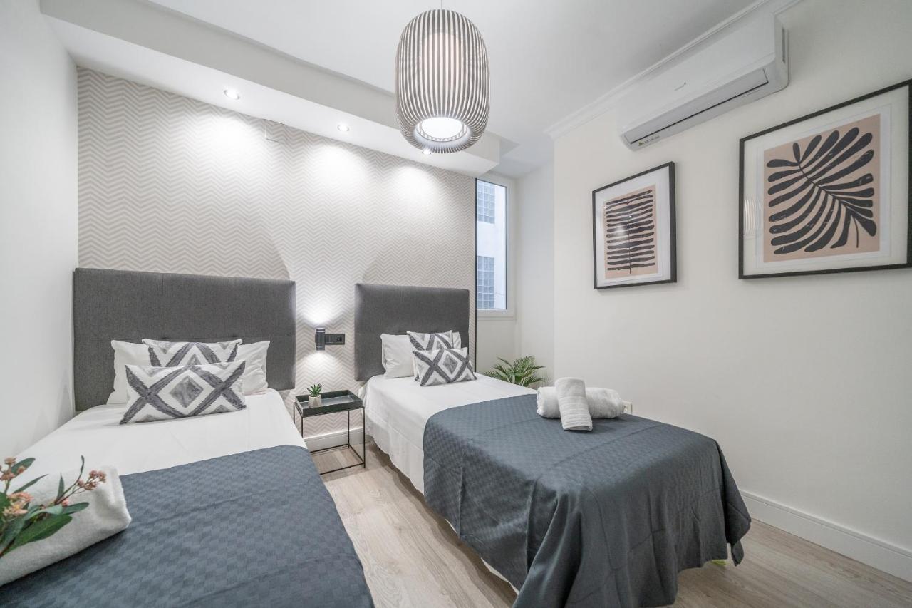 Xpce Teatro Square Apartment Malaga Exterior photo