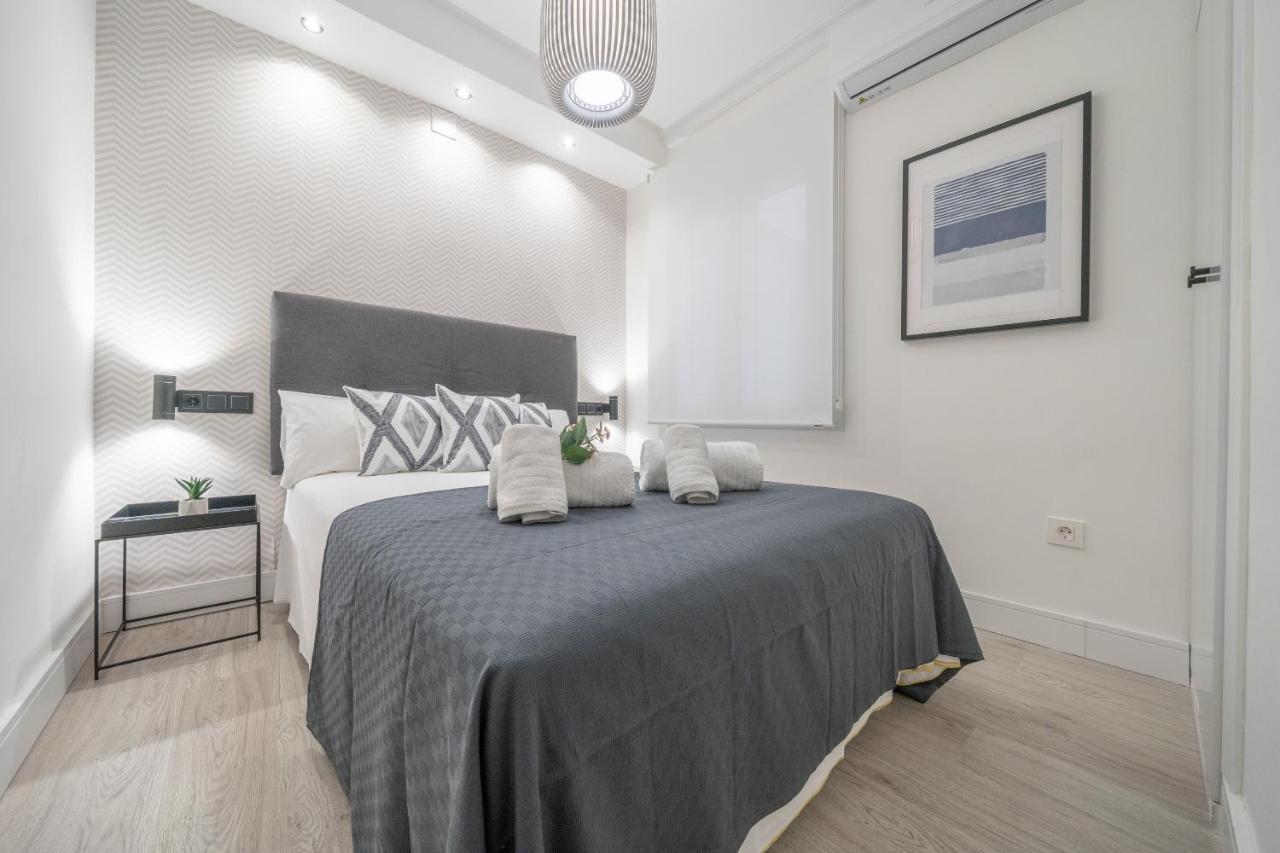 Xpce Teatro Square Apartment Malaga Exterior photo