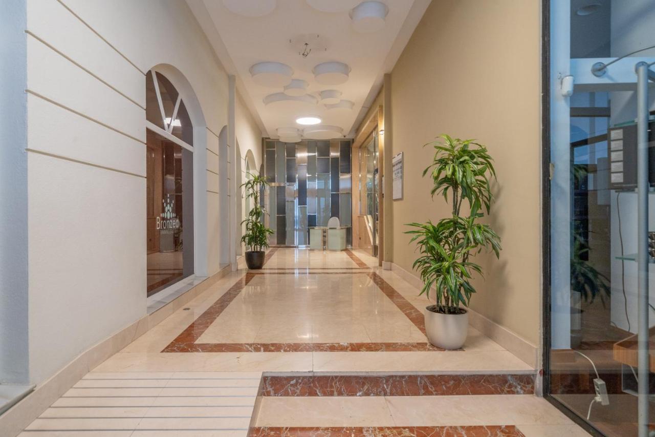 Xpce Teatro Square Apartment Malaga Exterior photo